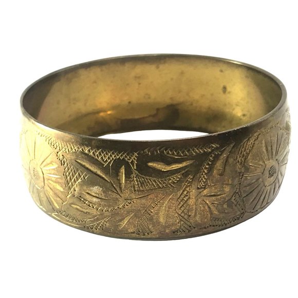Vintage Wide Brass Bangle Bracelet with Etched Floral Daisy or Sunflower Design - Picture 3 of 5